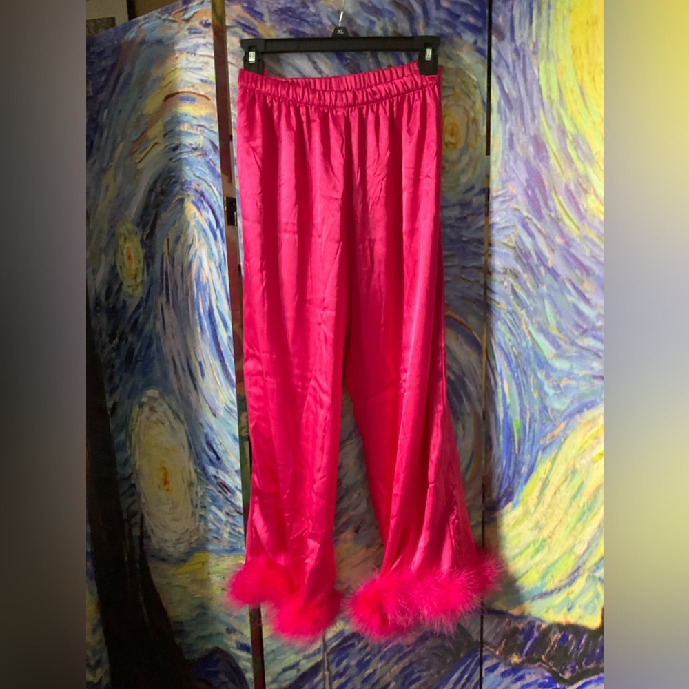 Fushia medium satin faux fur pants - Picture 2 of 4